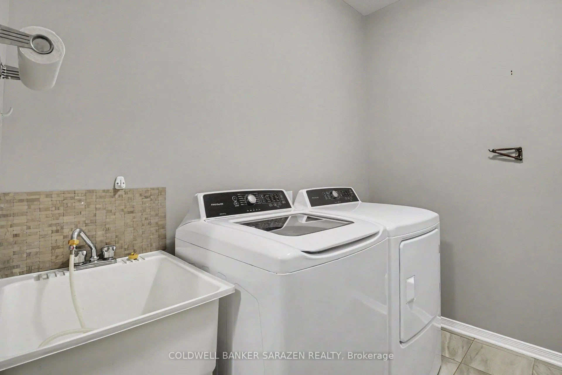 Photo 16 of 31 Gordon Fergusson Place, Arnprior, Arnprior — HOMEH