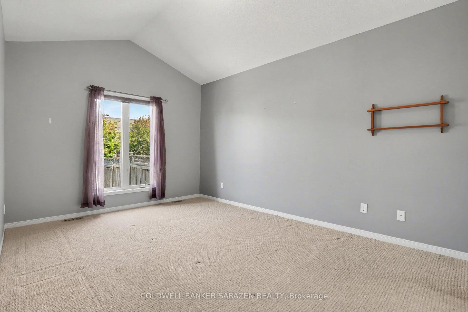 Photo 18 of 31 Gordon Fergusson Place, Arnprior, Arnprior — HOMEH
