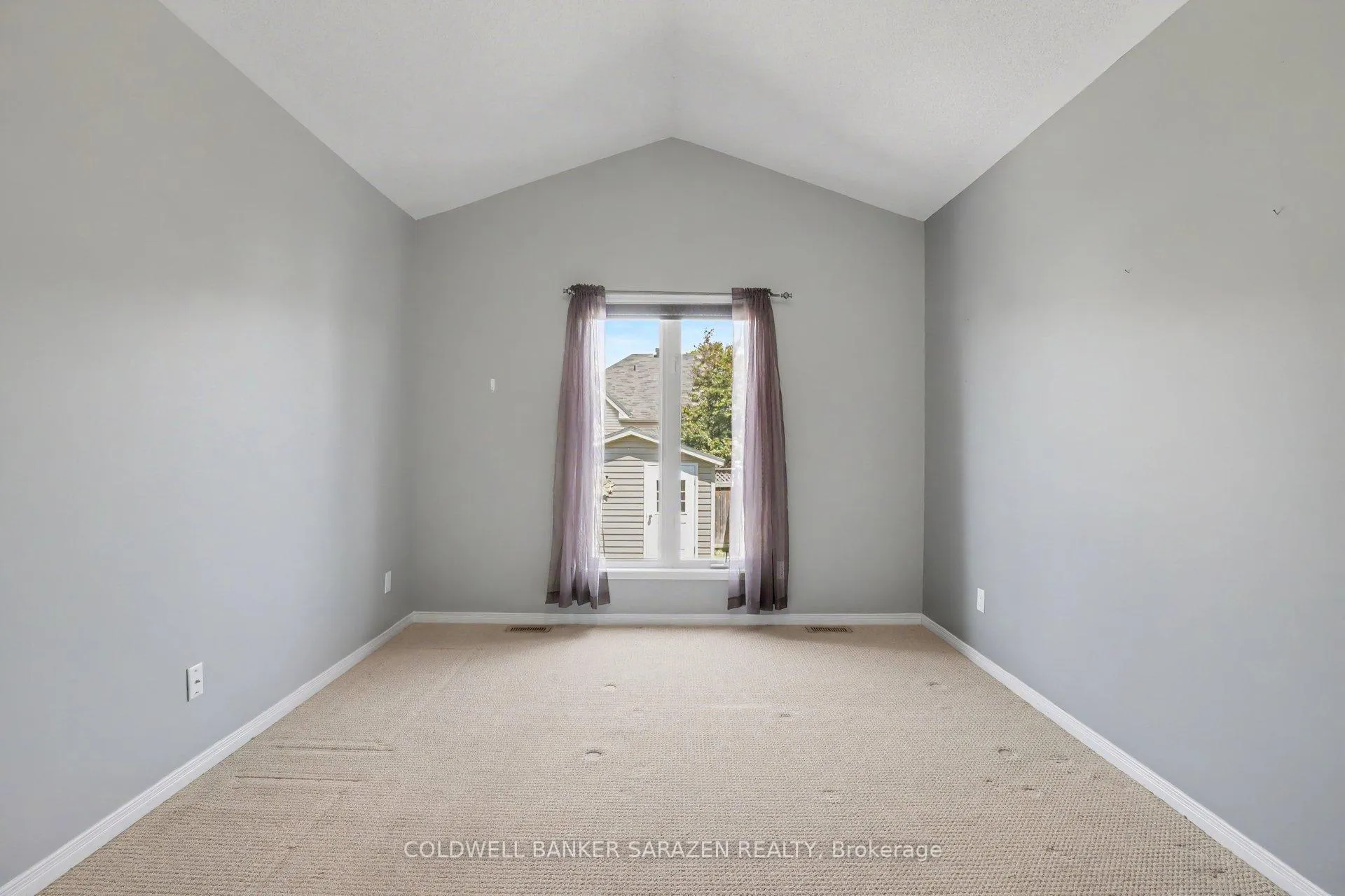 Photo 20 of 31 Gordon Fergusson Place, Arnprior, Arnprior — HOMEH