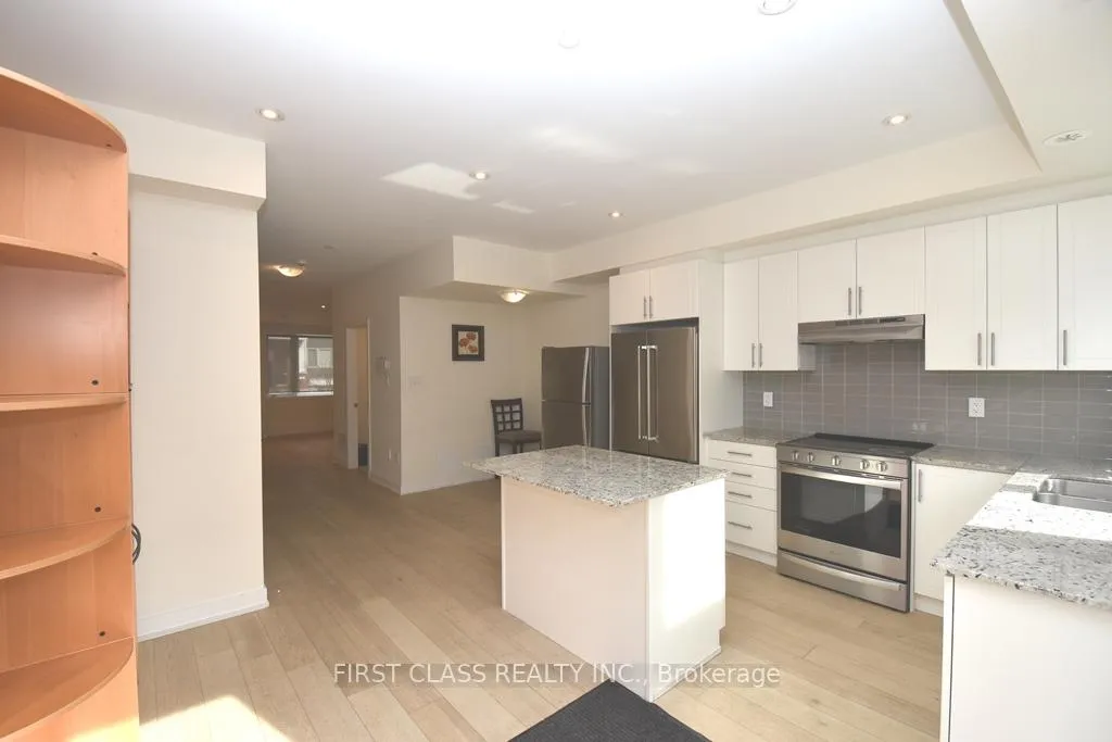 Photo 8 of 88 William Duncan Road, North York, Downsview-Roding-CFB — HOMEH