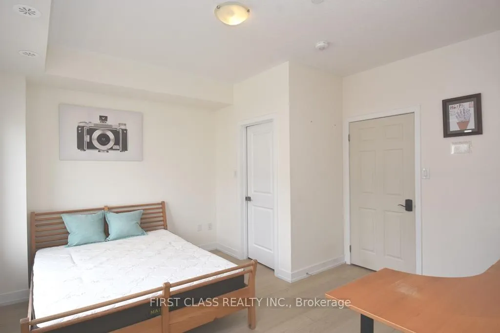 Photo 11 of 88 William Duncan Road, North York, Downsview-Roding-CFB — HOMEH