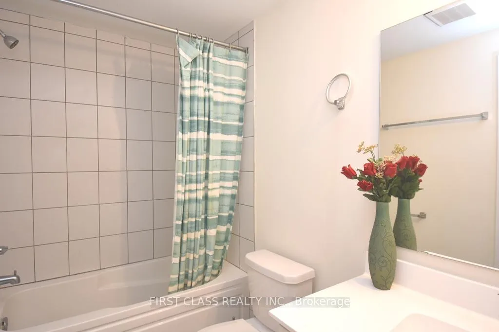 Photo 13 of 88 William Duncan Road, North York, Downsview-Roding-CFB — HOMEH
