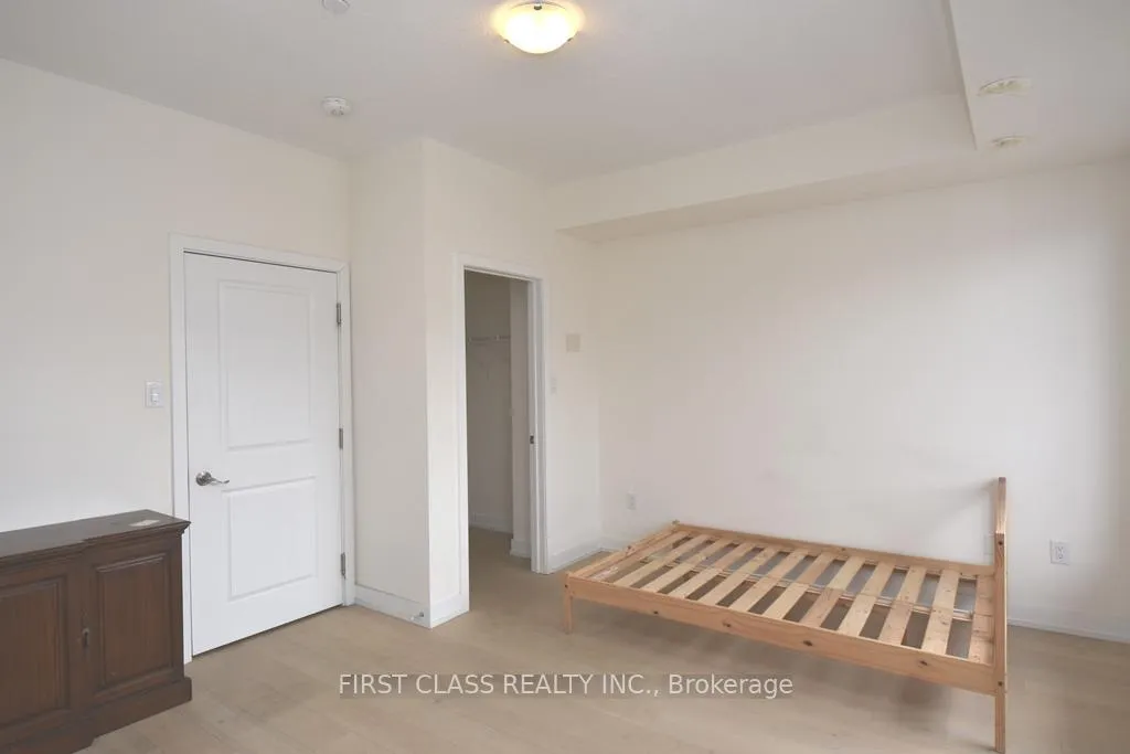 Photo 16 of 88 William Duncan Road, North York, Downsview-Roding-CFB — HOMEH