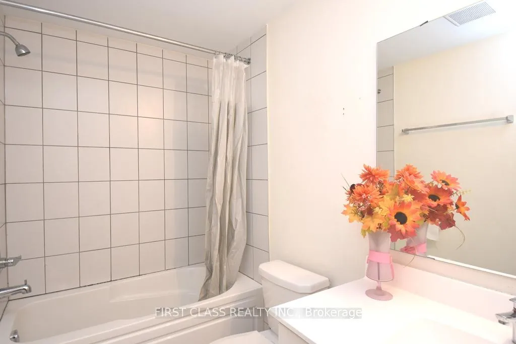 Photo 17 of 88 William Duncan Road, North York, Downsview-Roding-CFB — HOMEH