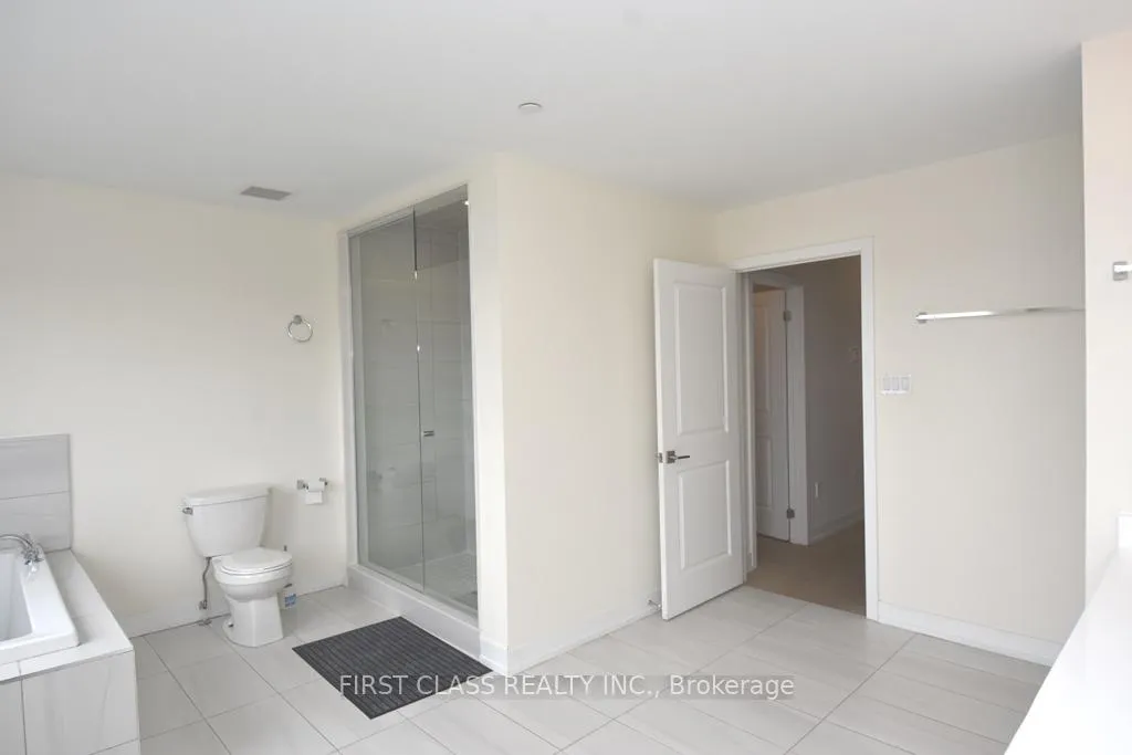 Photo 22 of 88 William Duncan Road, North York, Downsview-Roding-CFB — HOMEH