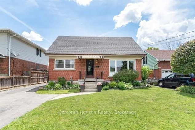 Front of 43 Wyngate Avenue E