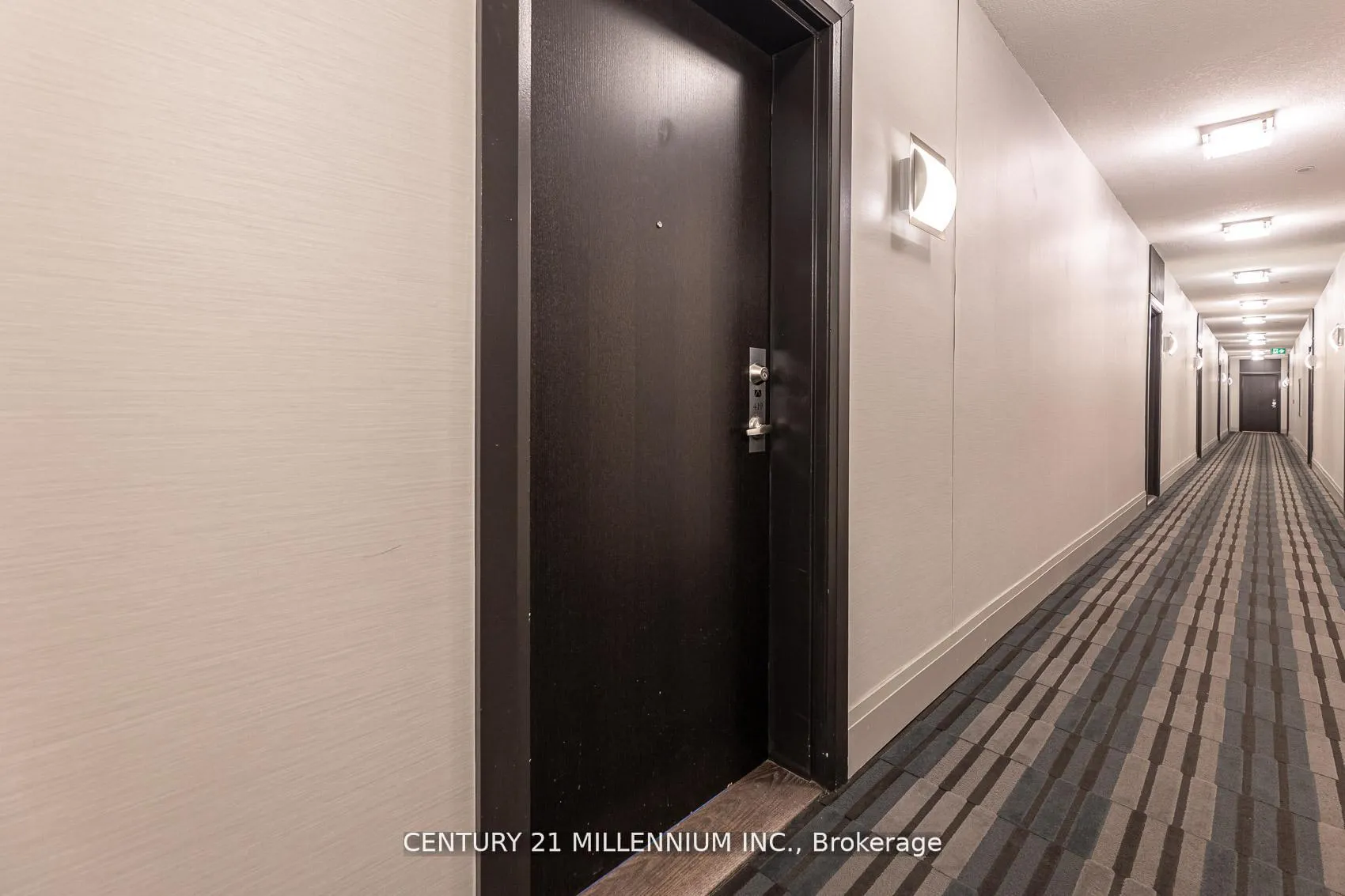 Photo 3 of Unit 419, 15277 Yonge Street, Aurora, Aurora Village — HOMEH