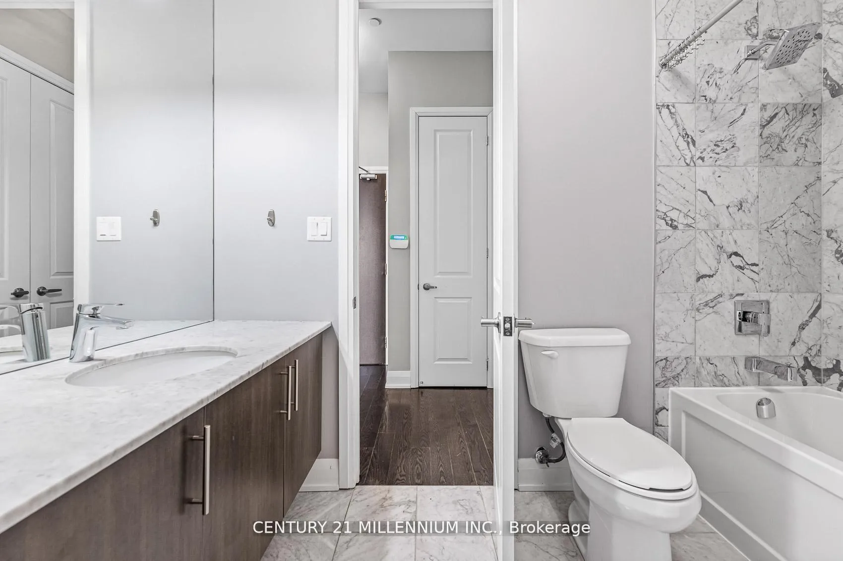Photo 21 of Unit 419, 15277 Yonge Street, Aurora, Aurora Village — HOMEH