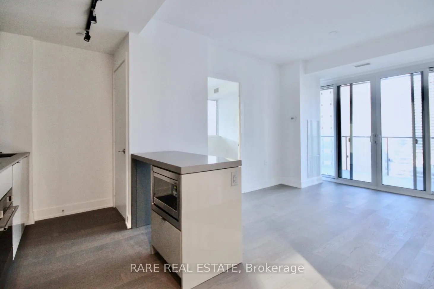 Photo 2 of Unit 2103, 7 Grenville Street, Toronto, Bay Street Corridor — HOMEH