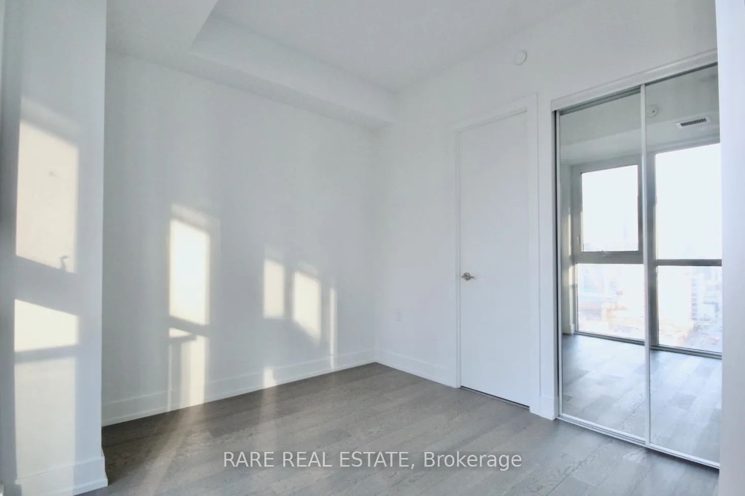 Photo 3 of Unit 2103, 7 Grenville Street, Toronto, Bay Street Corridor — HOMEH