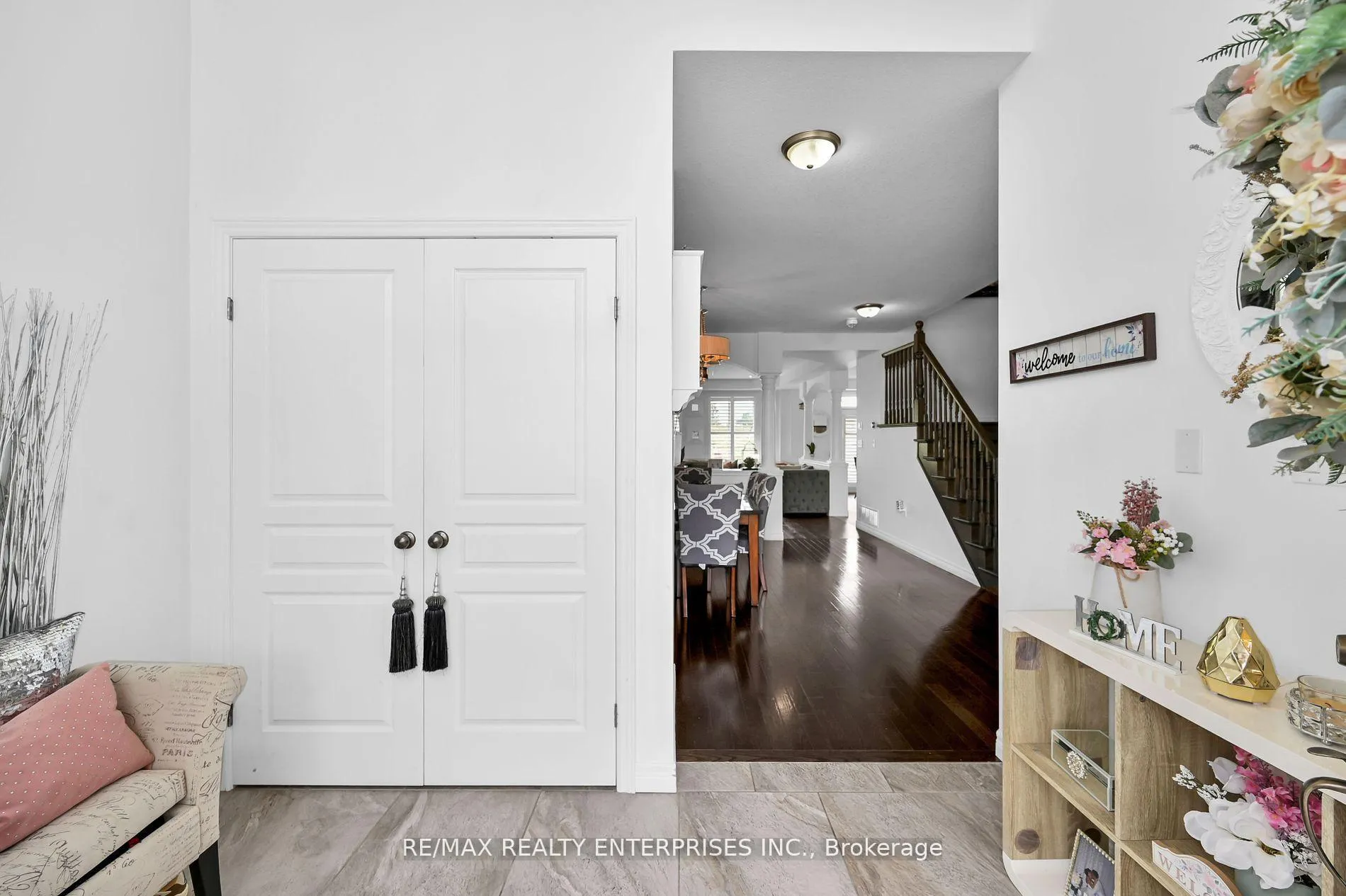 Photo 4 of 130 Chartwell Circle, Hamilton, Jerome — HOMEH