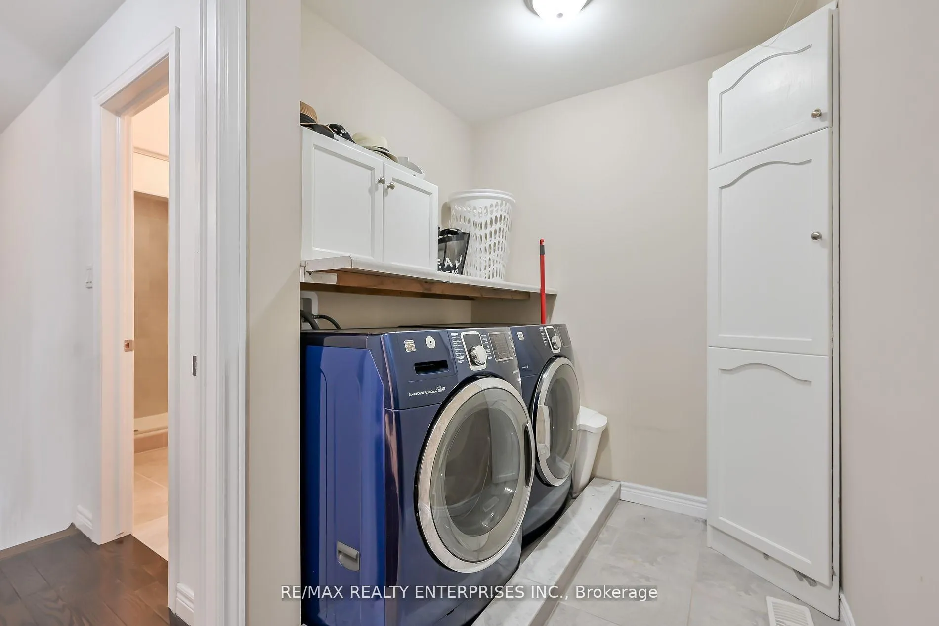 Photo 32 of 130 Chartwell Circle, Hamilton, Jerome — HOMEH