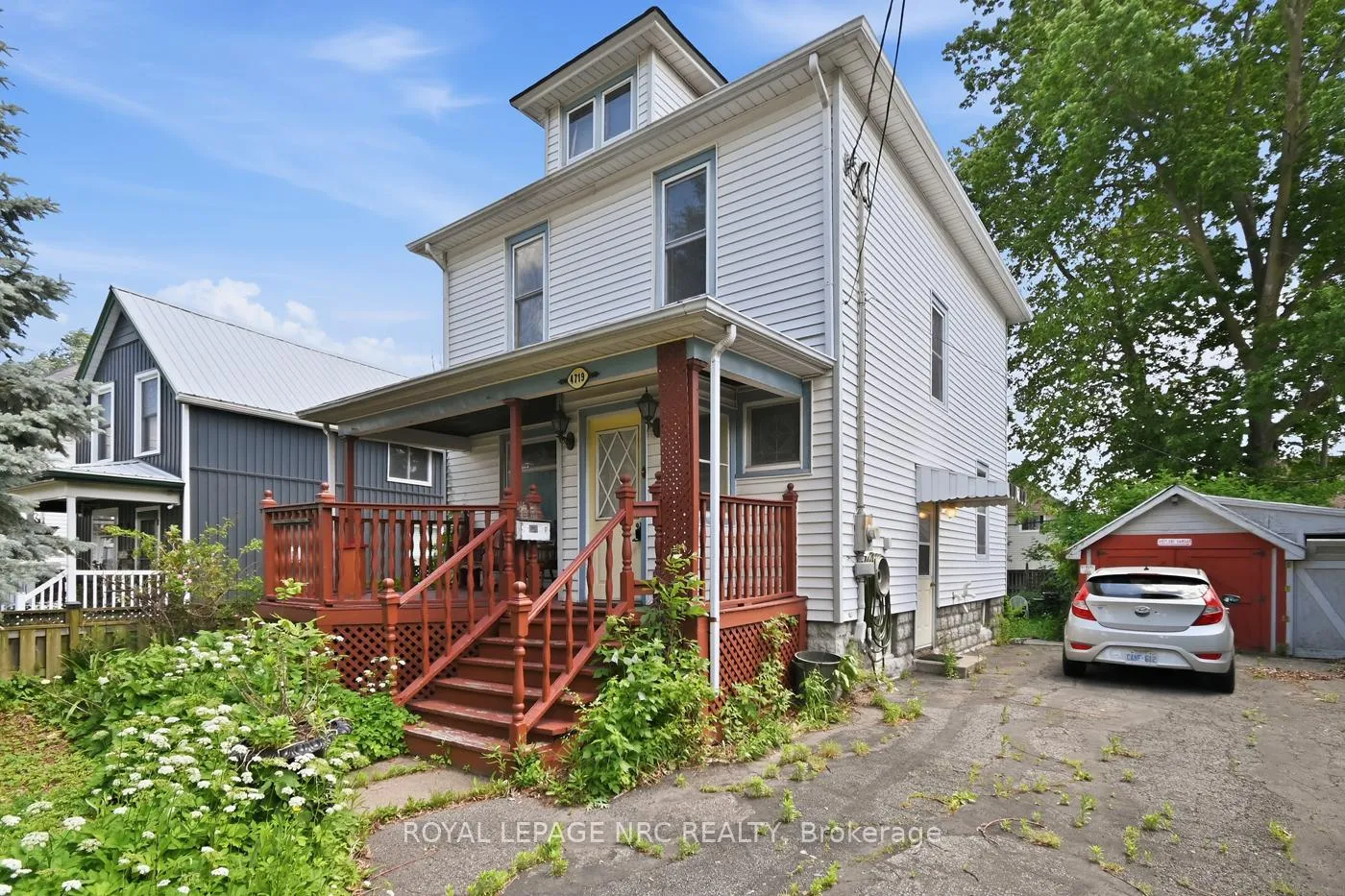 Photo 2 of 4719 Epworth Circle, Niagara Falls, Downtown — HOMEH