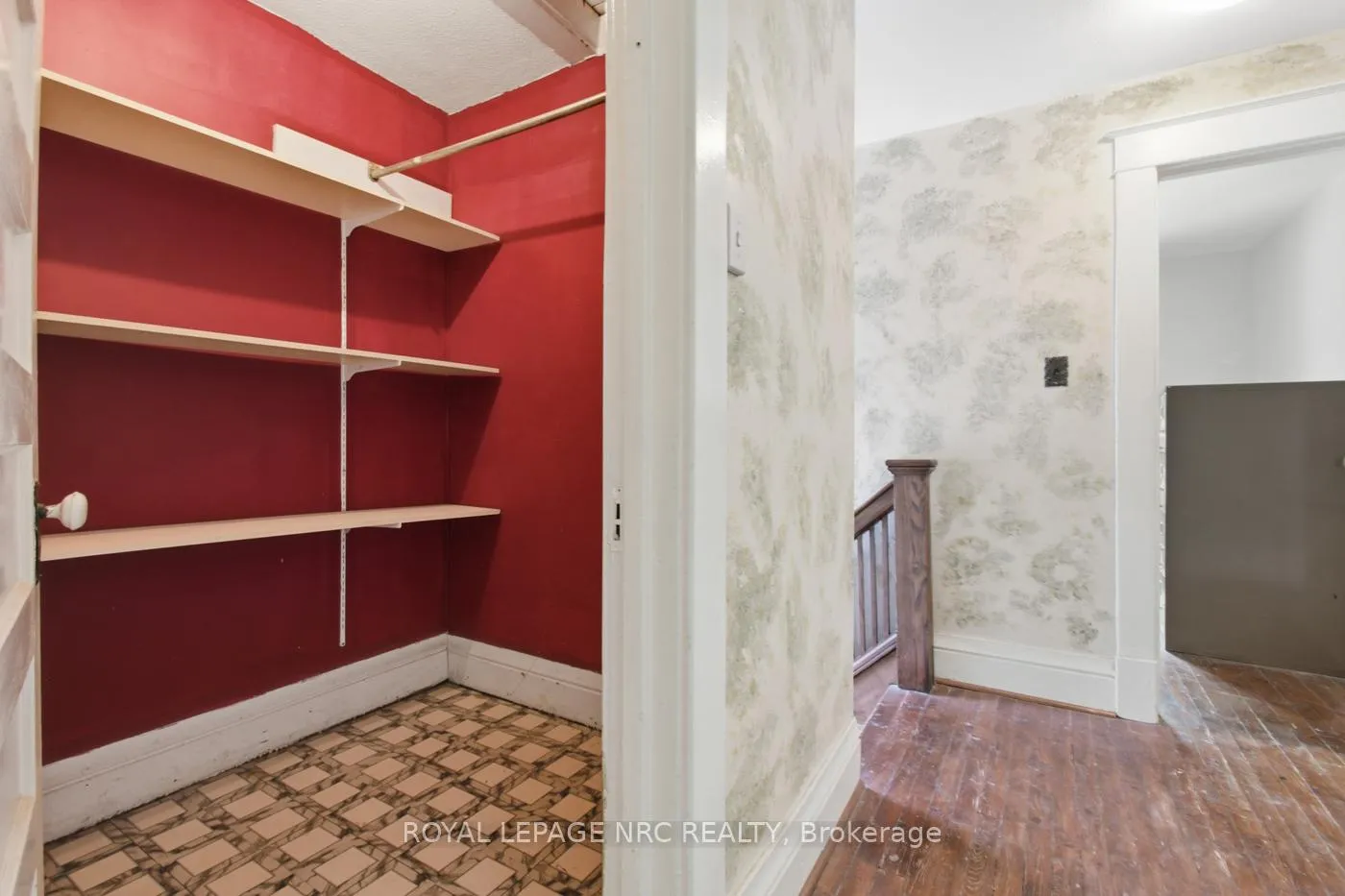 Photo 22 of 4719 Epworth Circle, Niagara Falls, Downtown — HOMEH