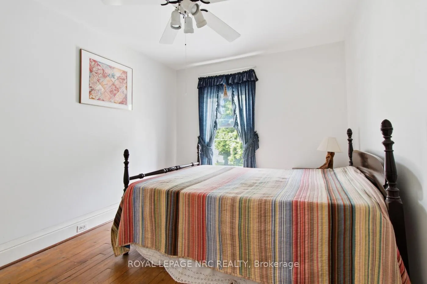 Photo 24 of 4719 Epworth Circle, Niagara Falls, Downtown — HOMEH