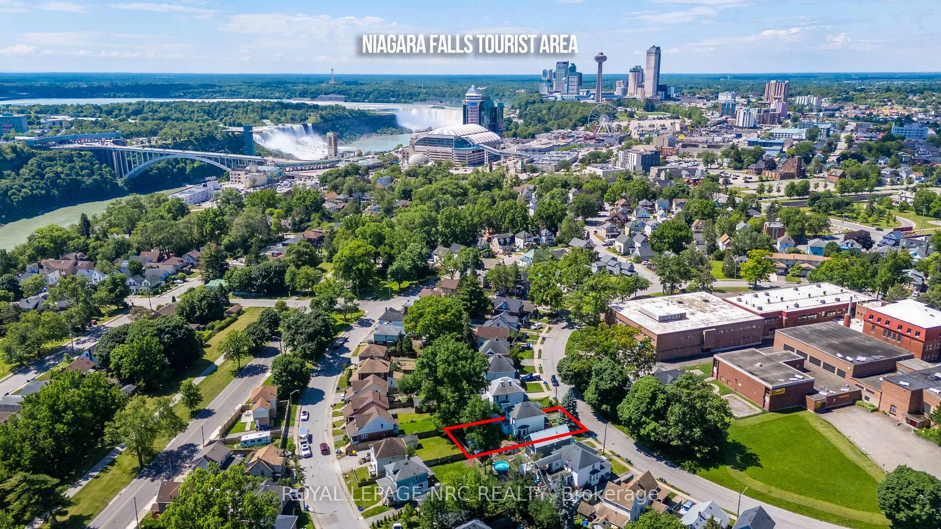 Photo 32 of 4719 Epworth Circle, Niagara Falls, Downtown — HOMEH