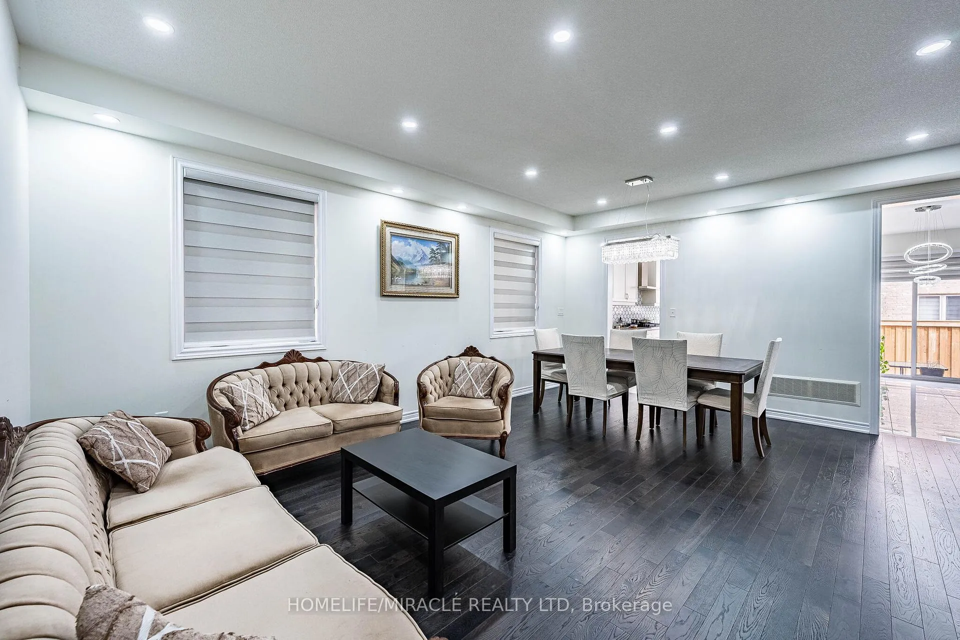 Photo 7 of 21 Junior Road, Brampton, Northwest Brampton — HOMEH