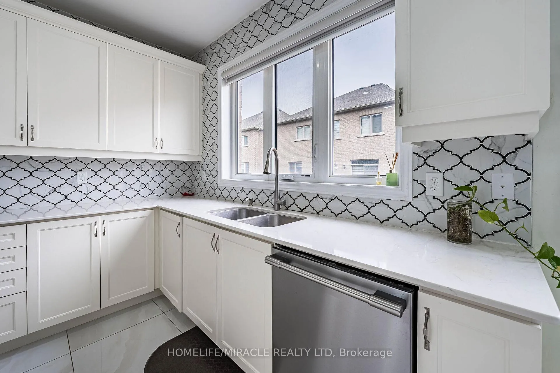 Photo 21 of 21 Junior Road, Brampton, Northwest Brampton — HOMEH