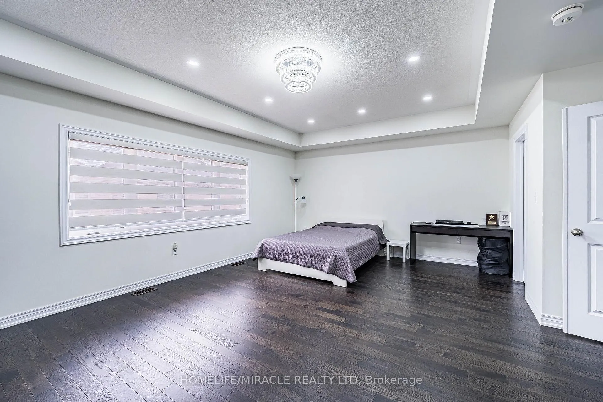 Photo 24 of 21 Junior Road, Brampton, Northwest Brampton — HOMEH
