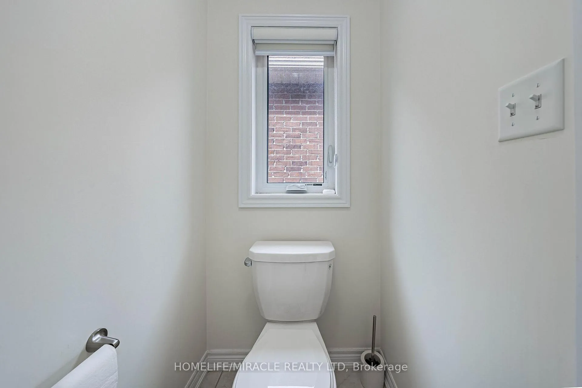 Photo 29 of 21 Junior Road, Brampton, Northwest Brampton — HOMEH