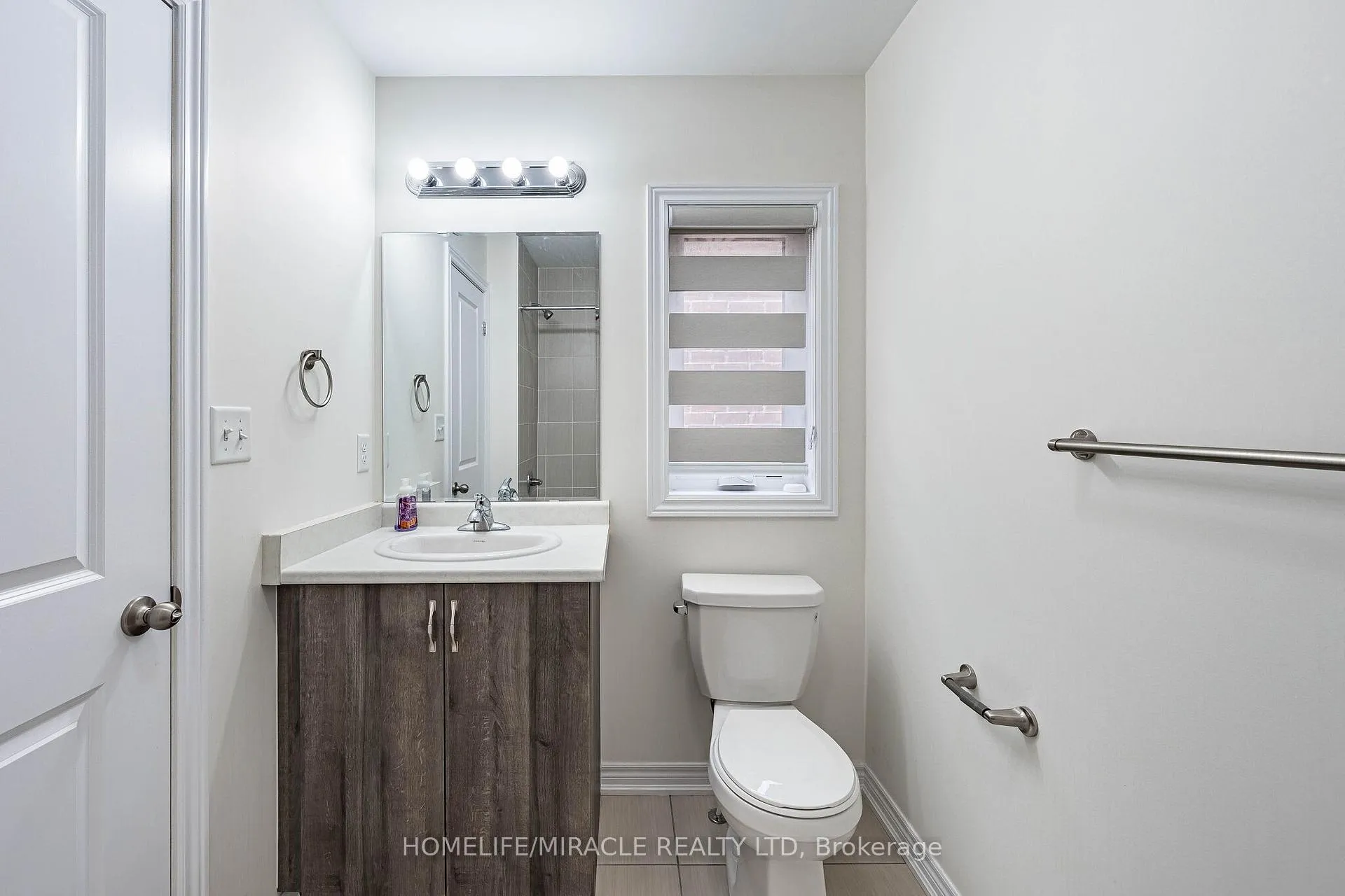Photo 33 of 21 Junior Road, Brampton, Northwest Brampton — HOMEH