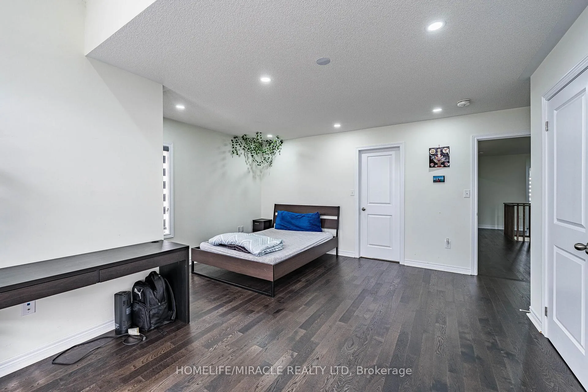 Photo 35 of 21 Junior Road, Brampton, Northwest Brampton — HOMEH