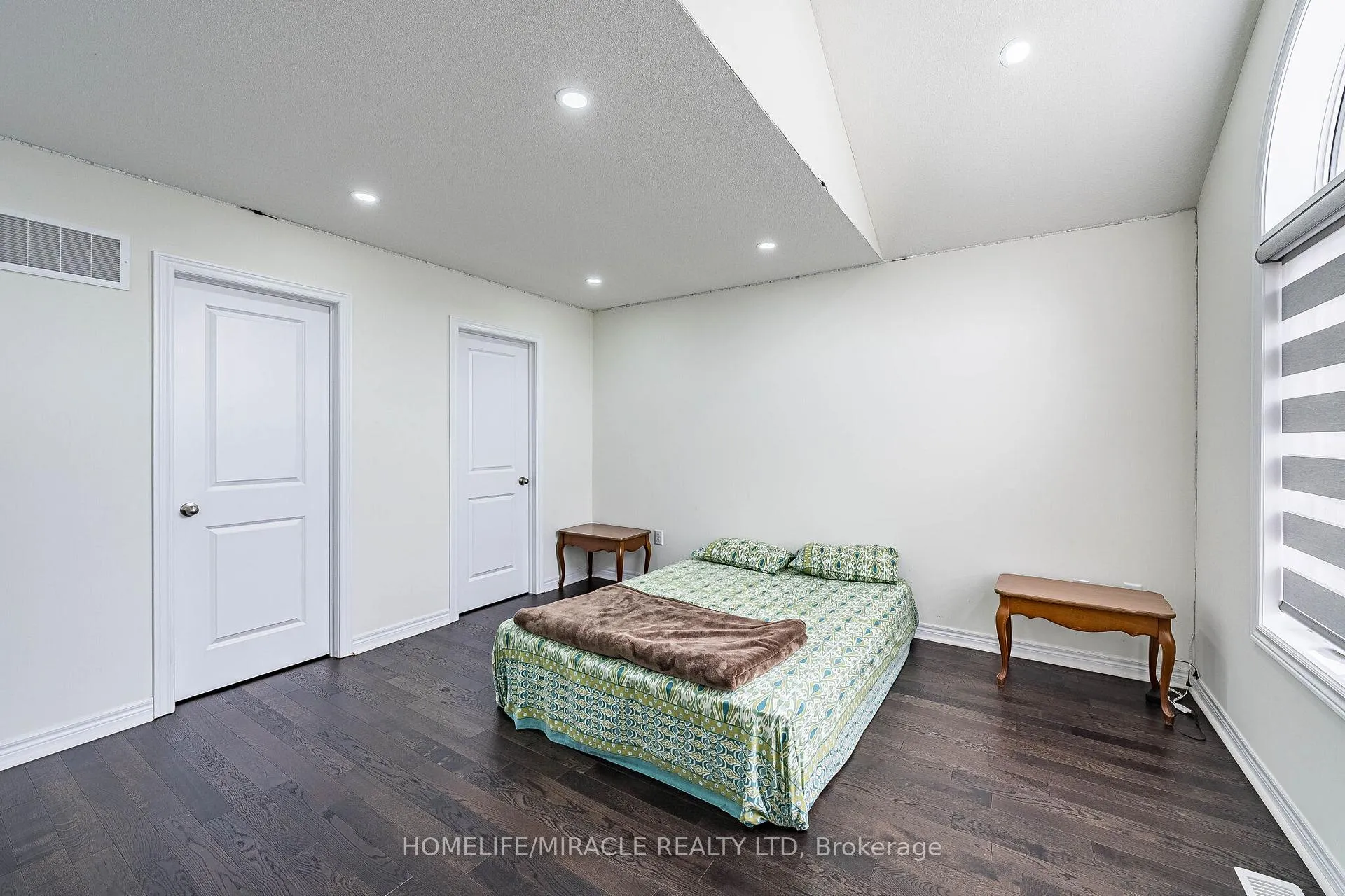 Photo 38 of 21 Junior Road, Brampton, Northwest Brampton — HOMEH