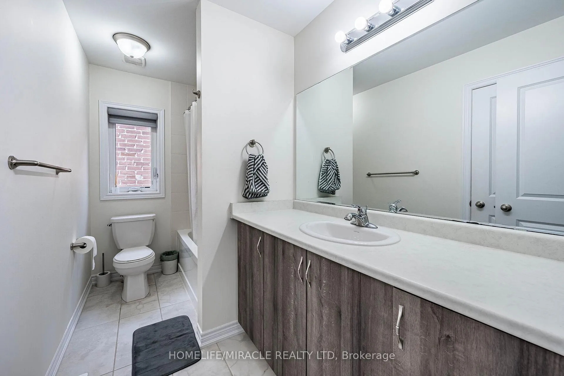 Photo 40 of 21 Junior Road, Brampton, Northwest Brampton — HOMEH