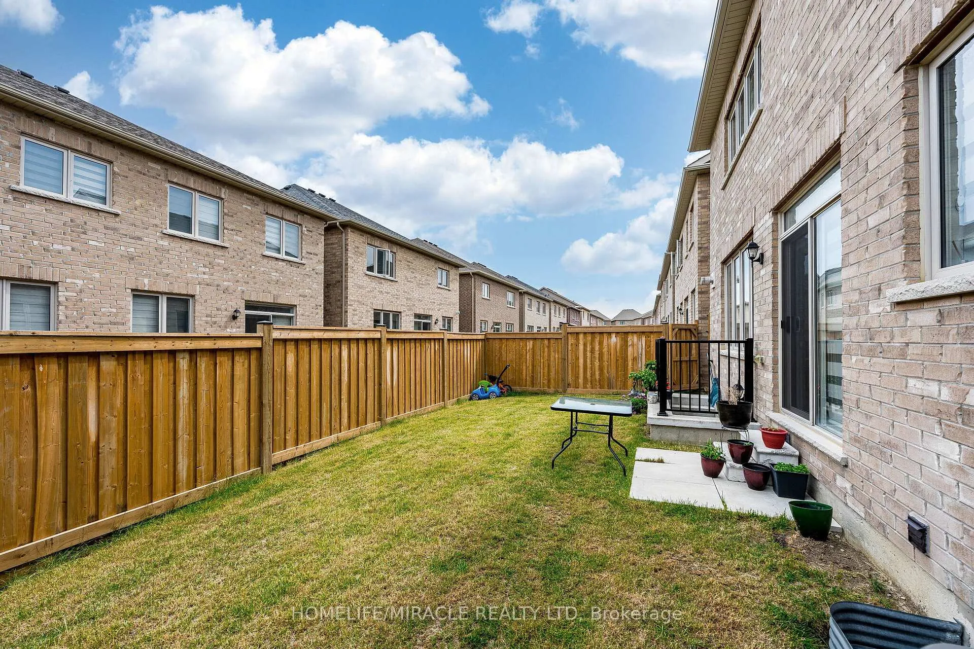 Photo 50 of 21 Junior Road, Brampton, Northwest Brampton — HOMEH