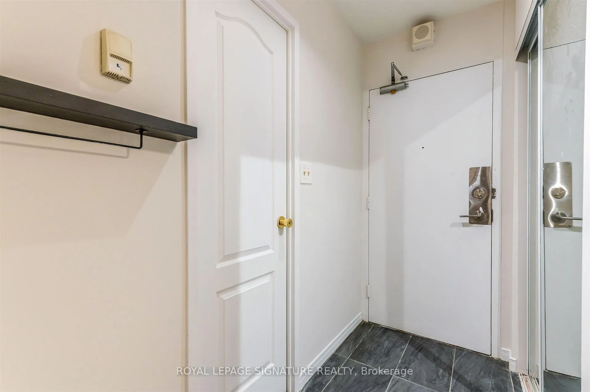 Photo 4 of Unit 2108, 40 Homewood Avenue, Toronto, Cabbagetown-South St. James Town — HOMEH