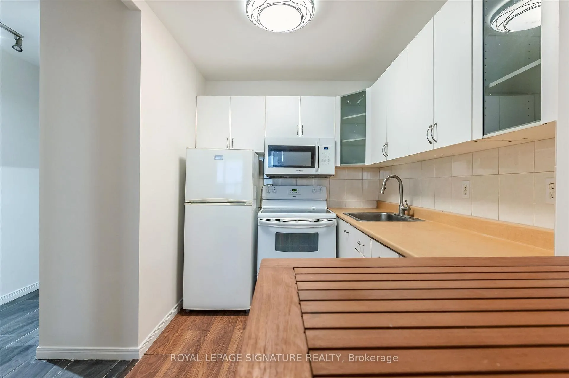 Photo 9 of Unit 2108, 40 Homewood Avenue, Toronto, Cabbagetown-South St. James Town — HOMEH