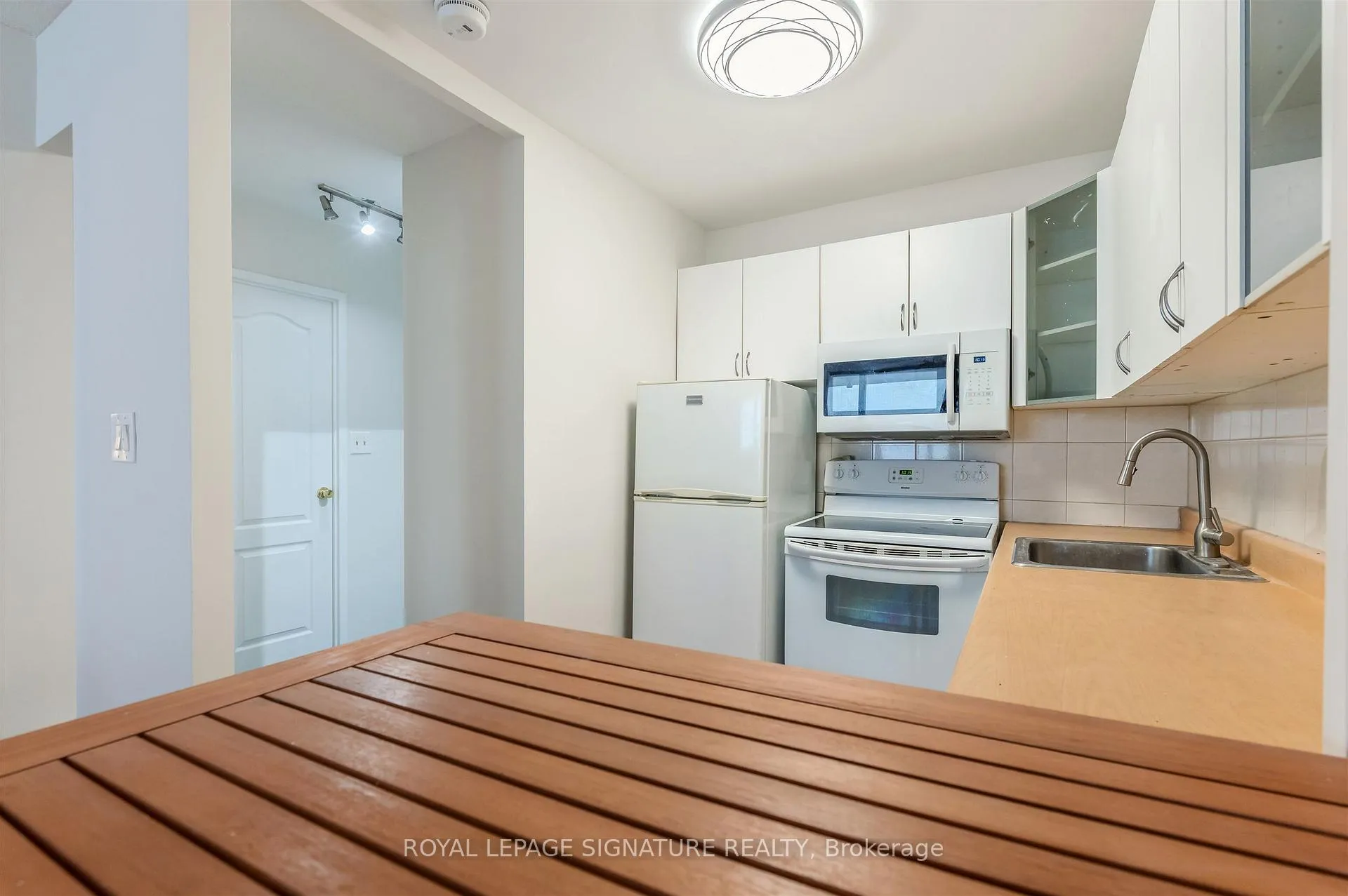 Photo 10 of Unit 2108, 40 Homewood Avenue, Toronto, Cabbagetown-South St. James Town — HOMEH