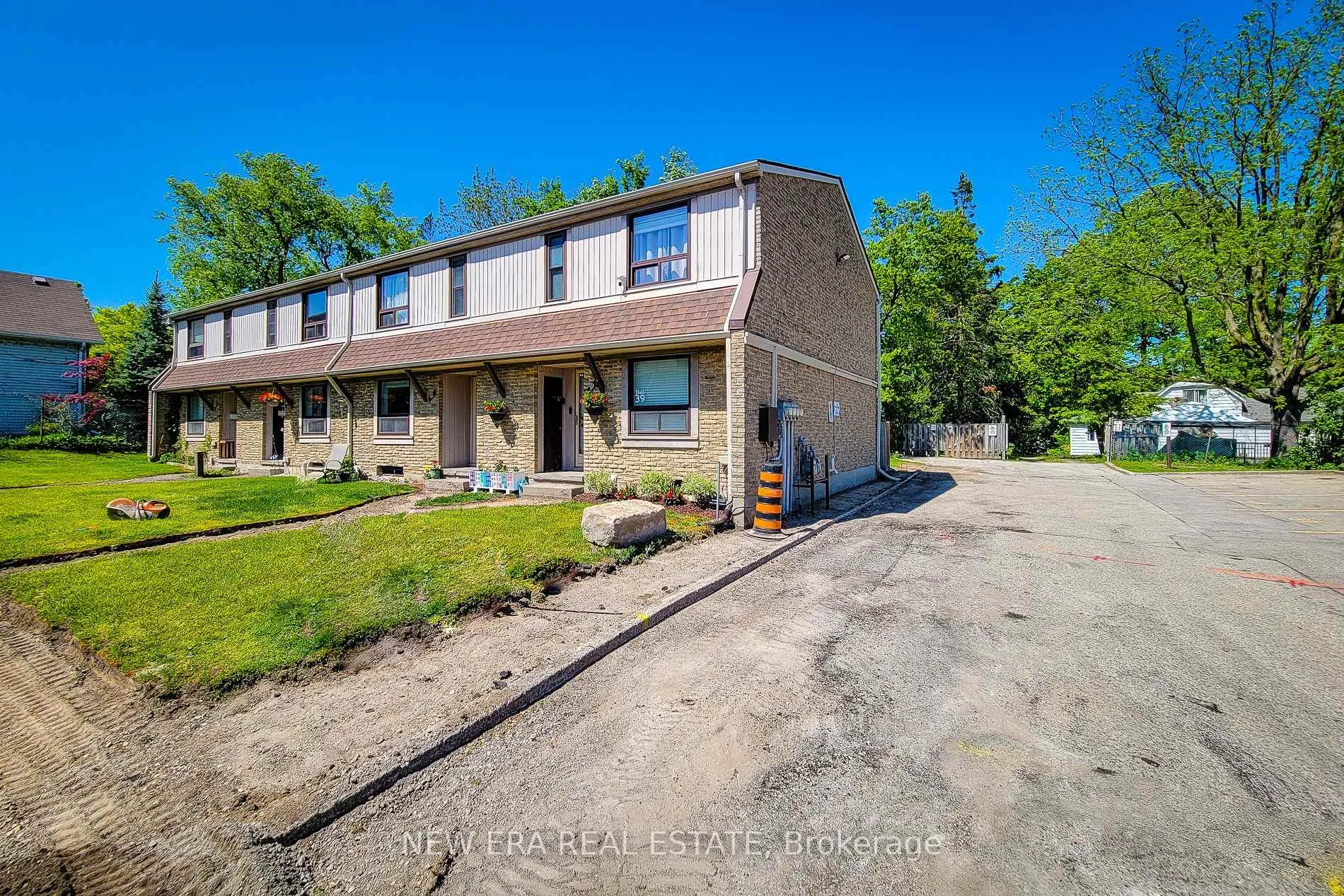 Photo 3 of Unit 39, 280 Thaler Avenue, Kitchener, Chicopee/Freeport — HOMEH