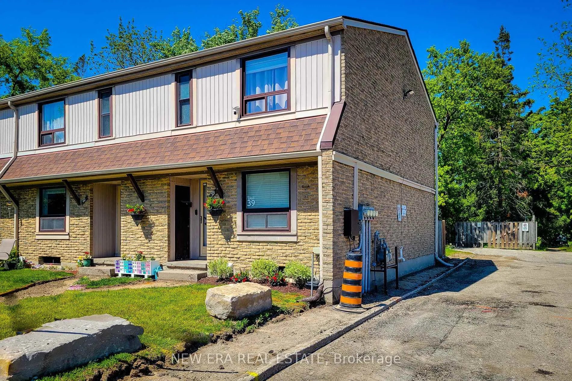 Photo 4 of Unit 39, 280 Thaler Avenue, Kitchener, Chicopee/Freeport — HOMEH