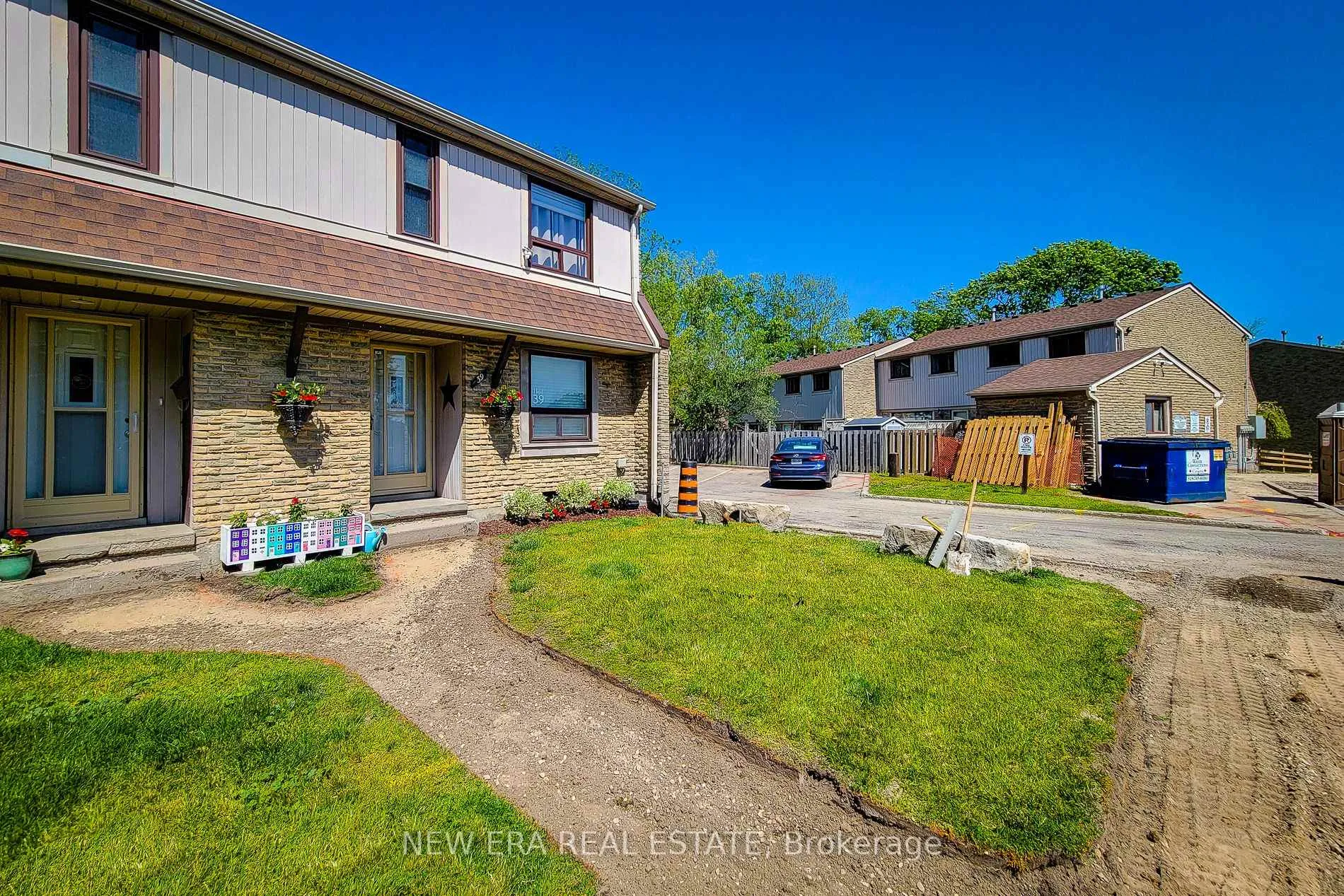 Photo 5 of Unit 39, 280 Thaler Avenue, Kitchener, Chicopee/Freeport — HOMEH