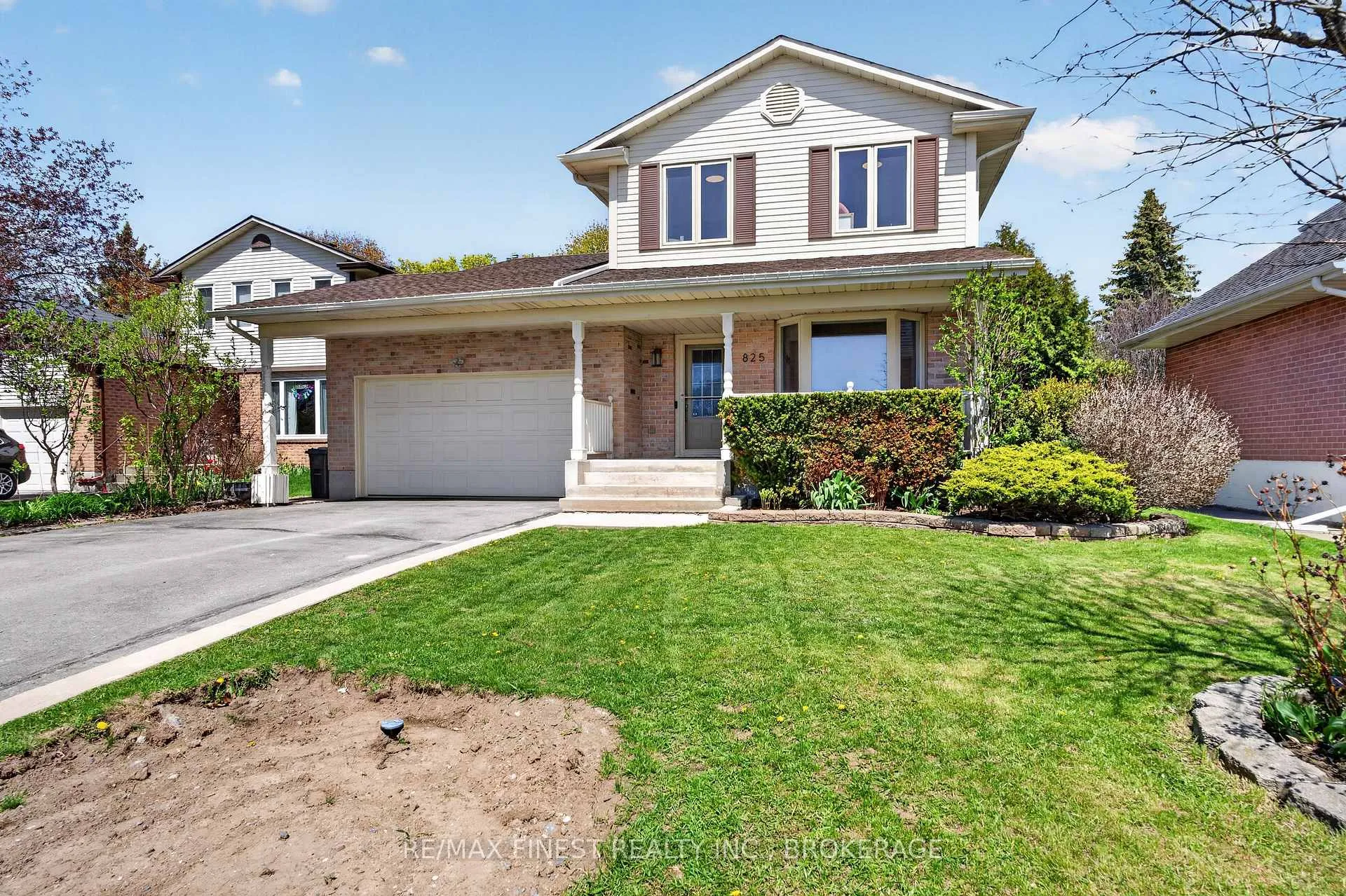 Photo 2 of 825 Somerset Crescent, Kingston, North of Taylor-Kidd Blvd — HOMEH