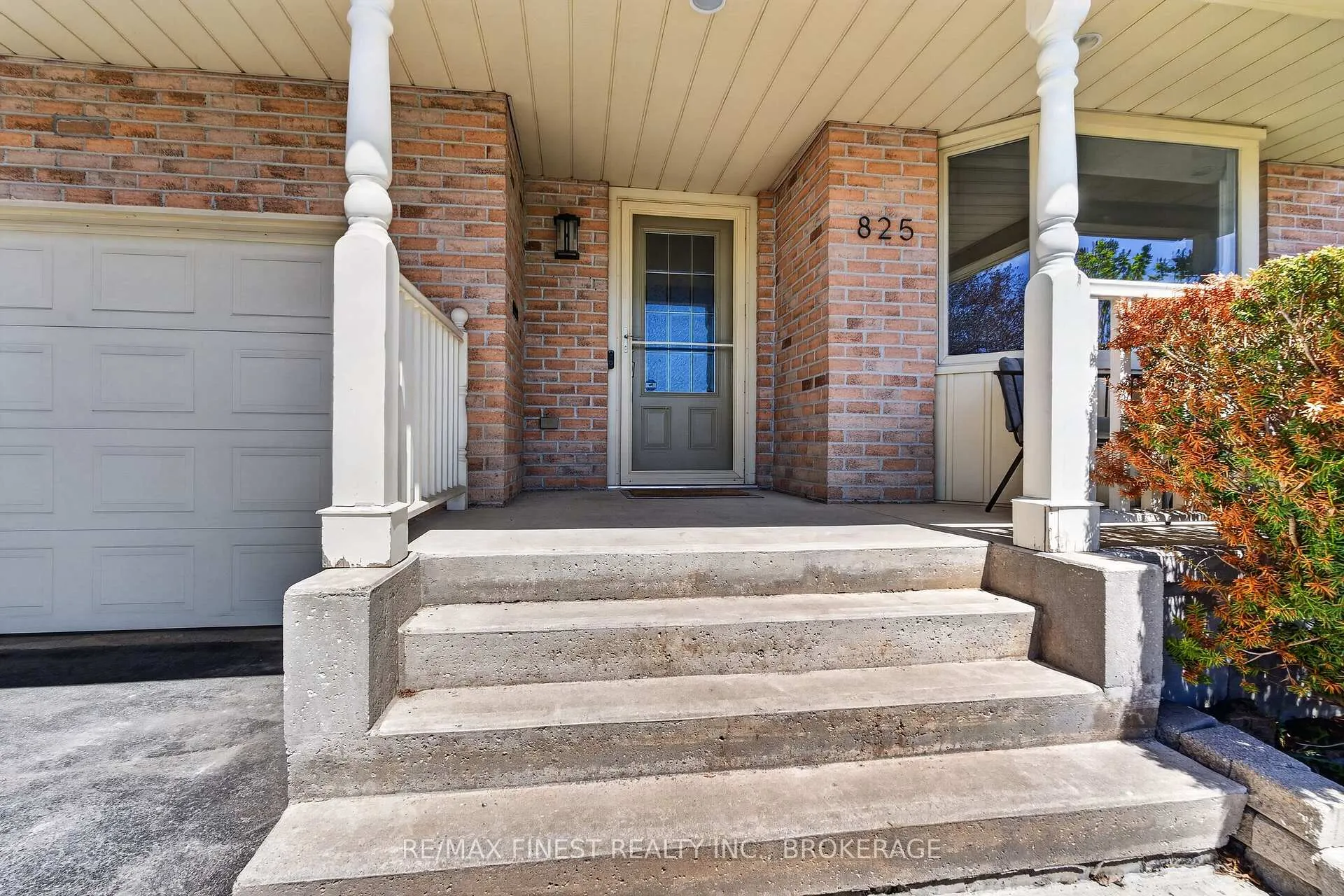 Photo 3 of 825 Somerset Crescent, Kingston, North of Taylor-Kidd Blvd — HOMEH