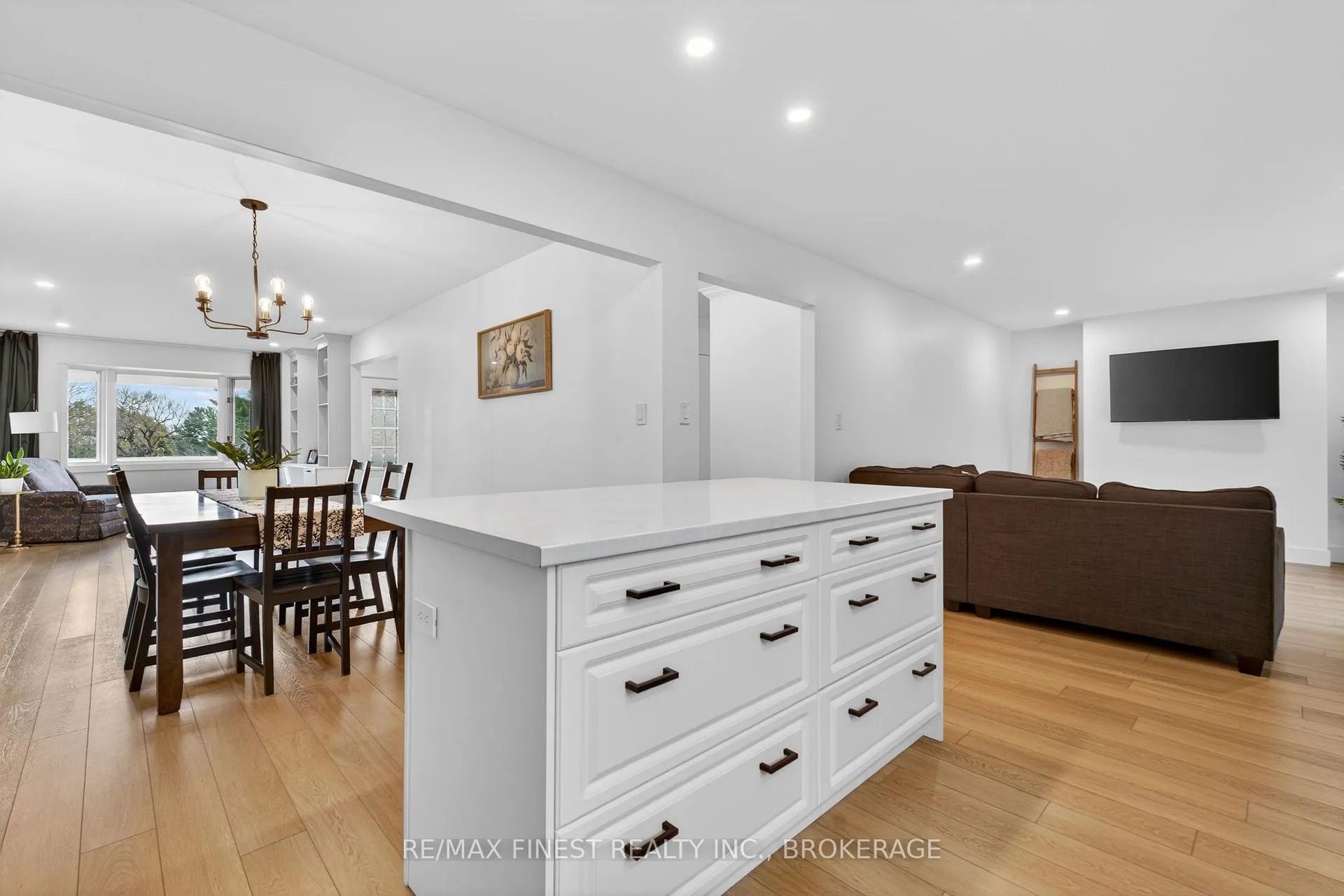 Photo 14 of 825 Somerset Crescent, Kingston, North of Taylor-Kidd Blvd — HOMEH