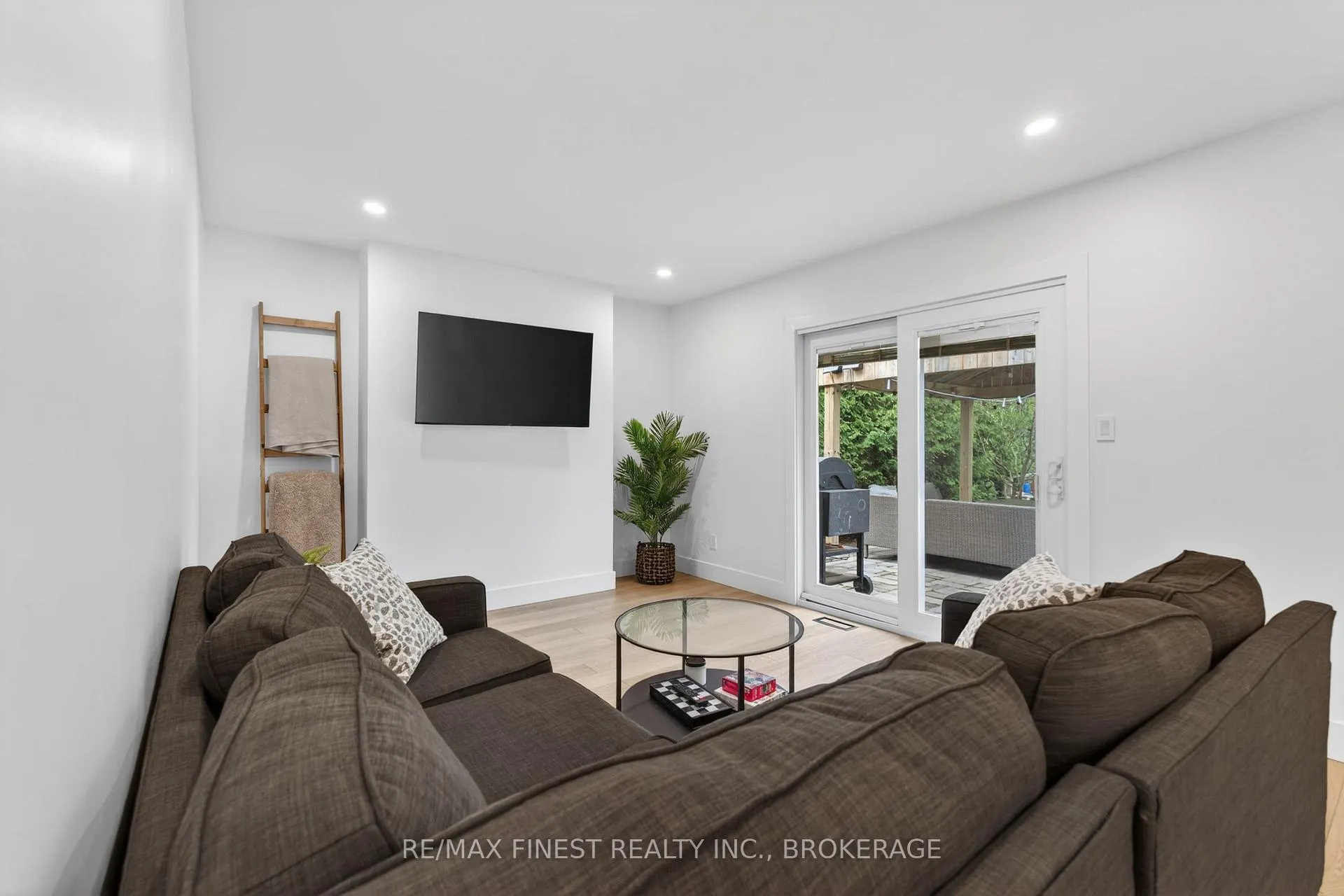 Photo 16 of 825 Somerset Crescent, Kingston, North of Taylor-Kidd Blvd — HOMEH