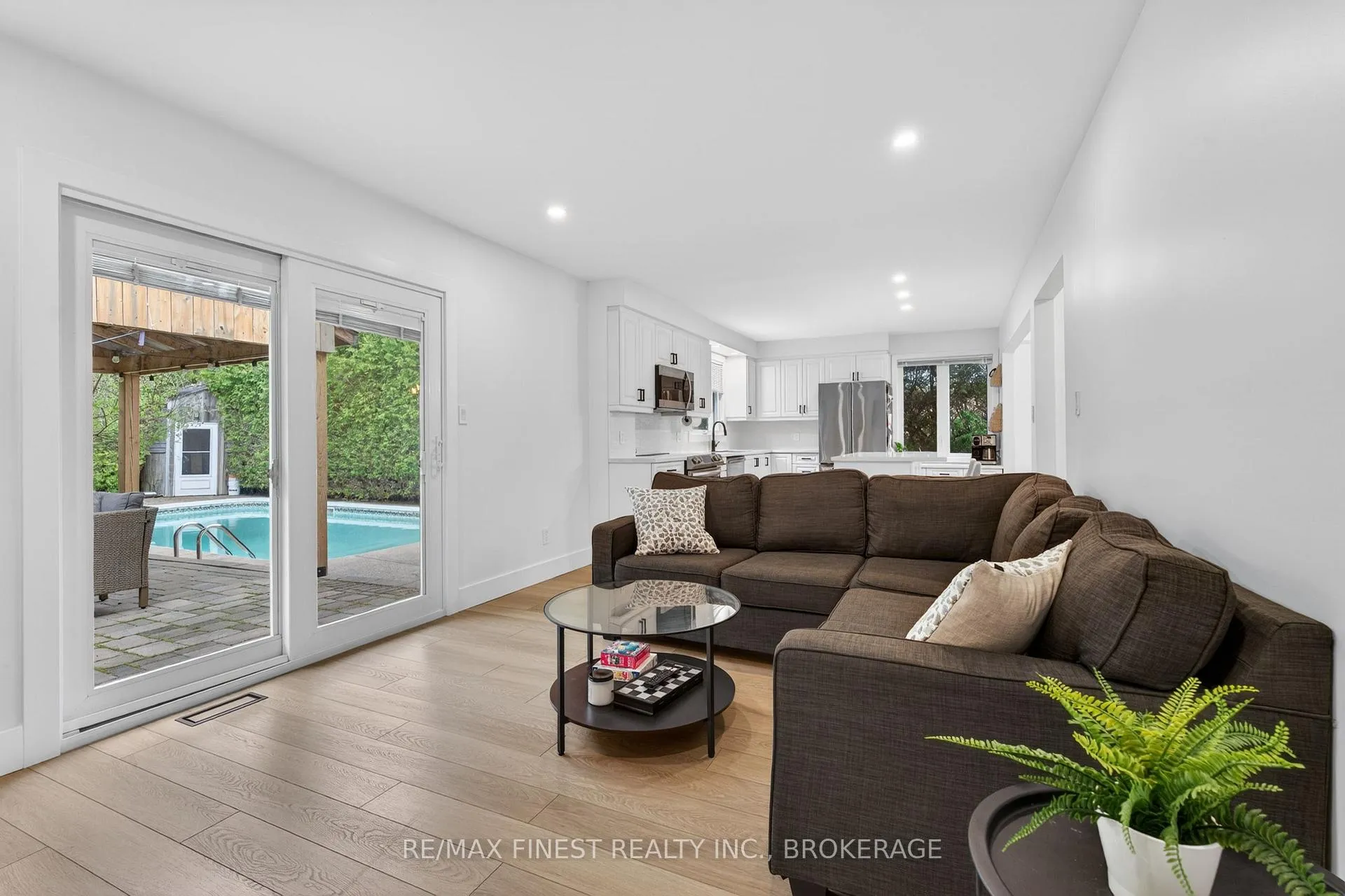 Photo 17 of 825 Somerset Crescent, Kingston, North of Taylor-Kidd Blvd — HOMEH