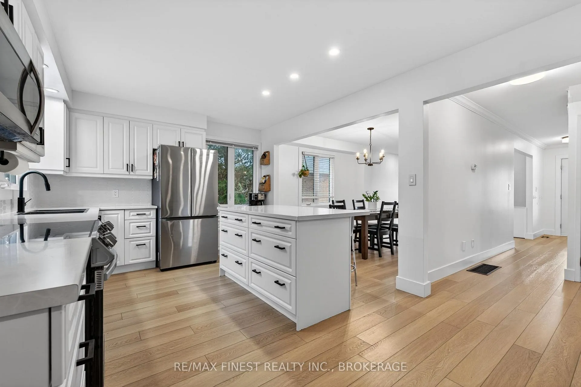 Photo 18 of 825 Somerset Crescent, Kingston, North of Taylor-Kidd Blvd — HOMEH