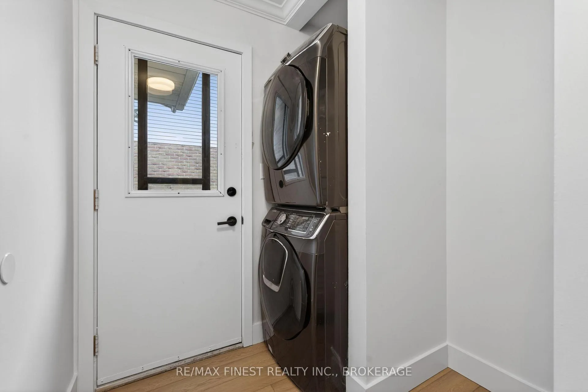 Photo 20 of 825 Somerset Crescent, Kingston, North of Taylor-Kidd Blvd — HOMEH