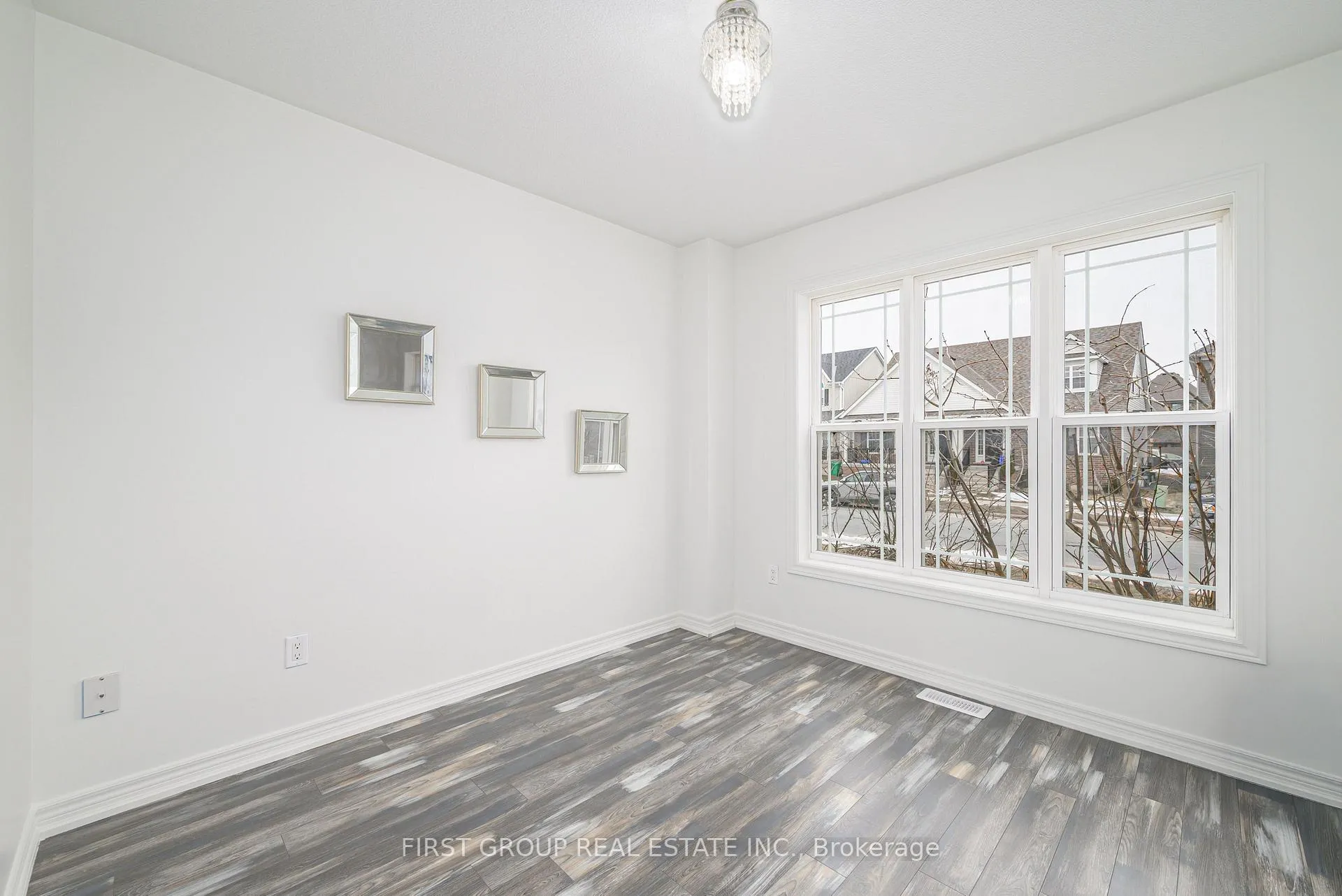 Photo 17 of 936 Broadway Boulevard, Peterborough, Northcrest Ward 5 — HOMEH