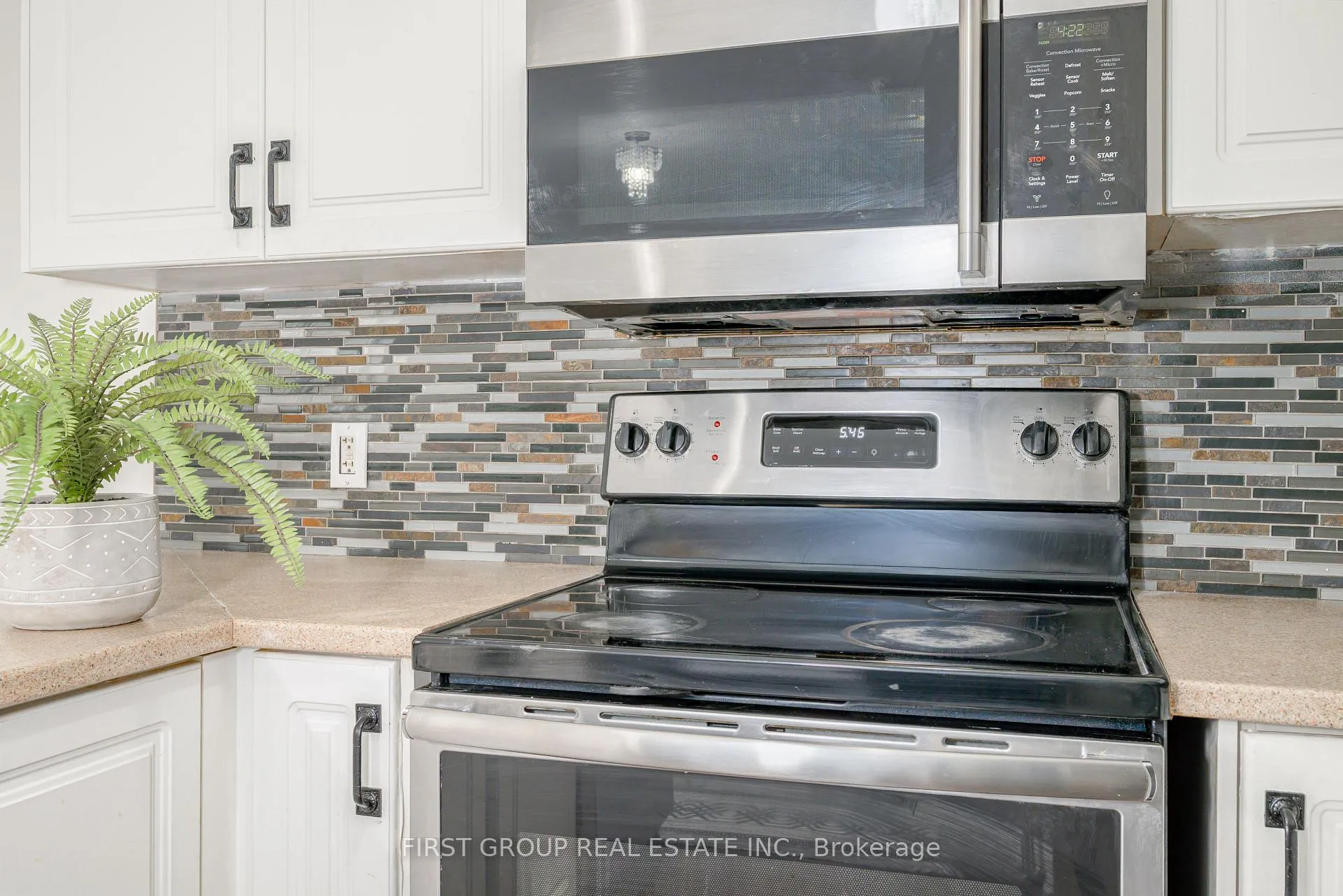 Photo 23 of 936 Broadway Boulevard, Peterborough, Northcrest Ward 5 — HOMEH