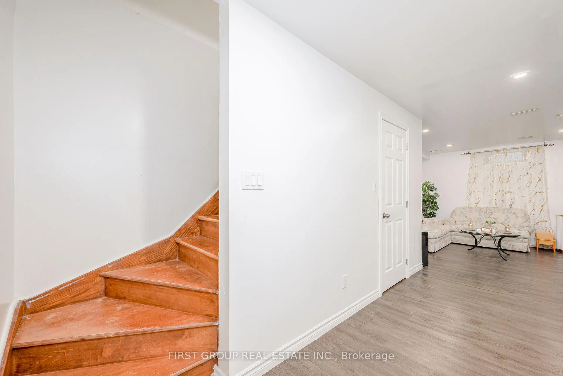 Photo 43 of 936 Broadway Boulevard, Peterborough, Northcrest Ward 5 — HOMEH