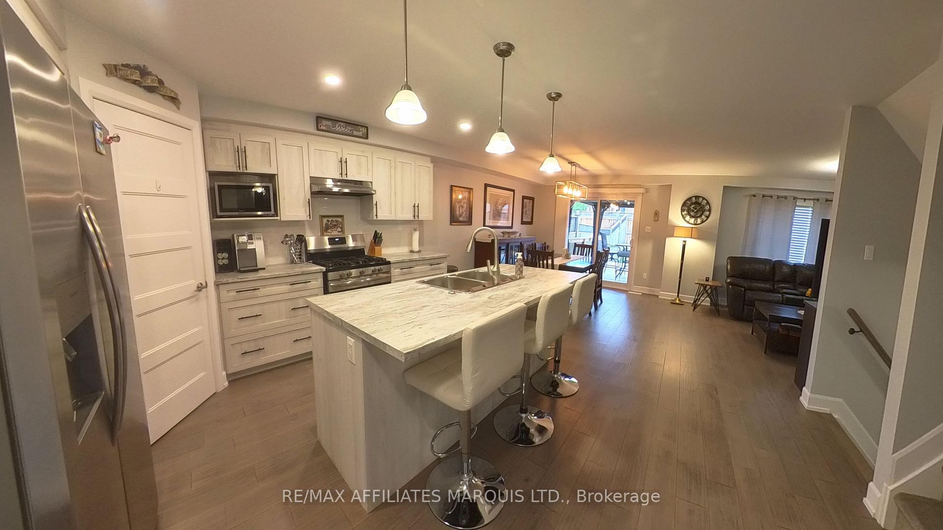 Photo 3 of 261 Lourdes Avenue, Cornwall — HOMEH