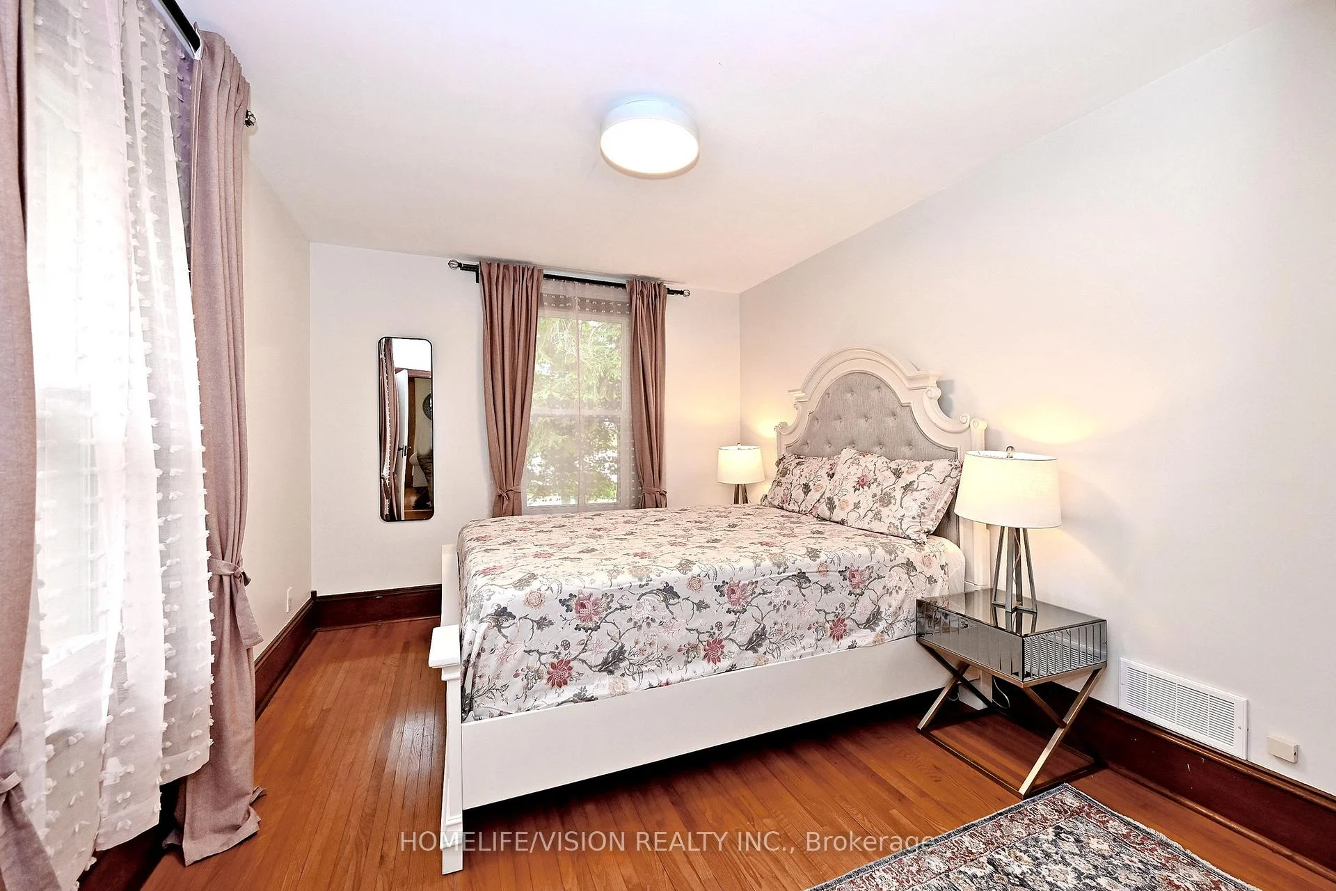 Photo 17 of 135 Elgin Street N, Cambridge, Alison — HOMEH