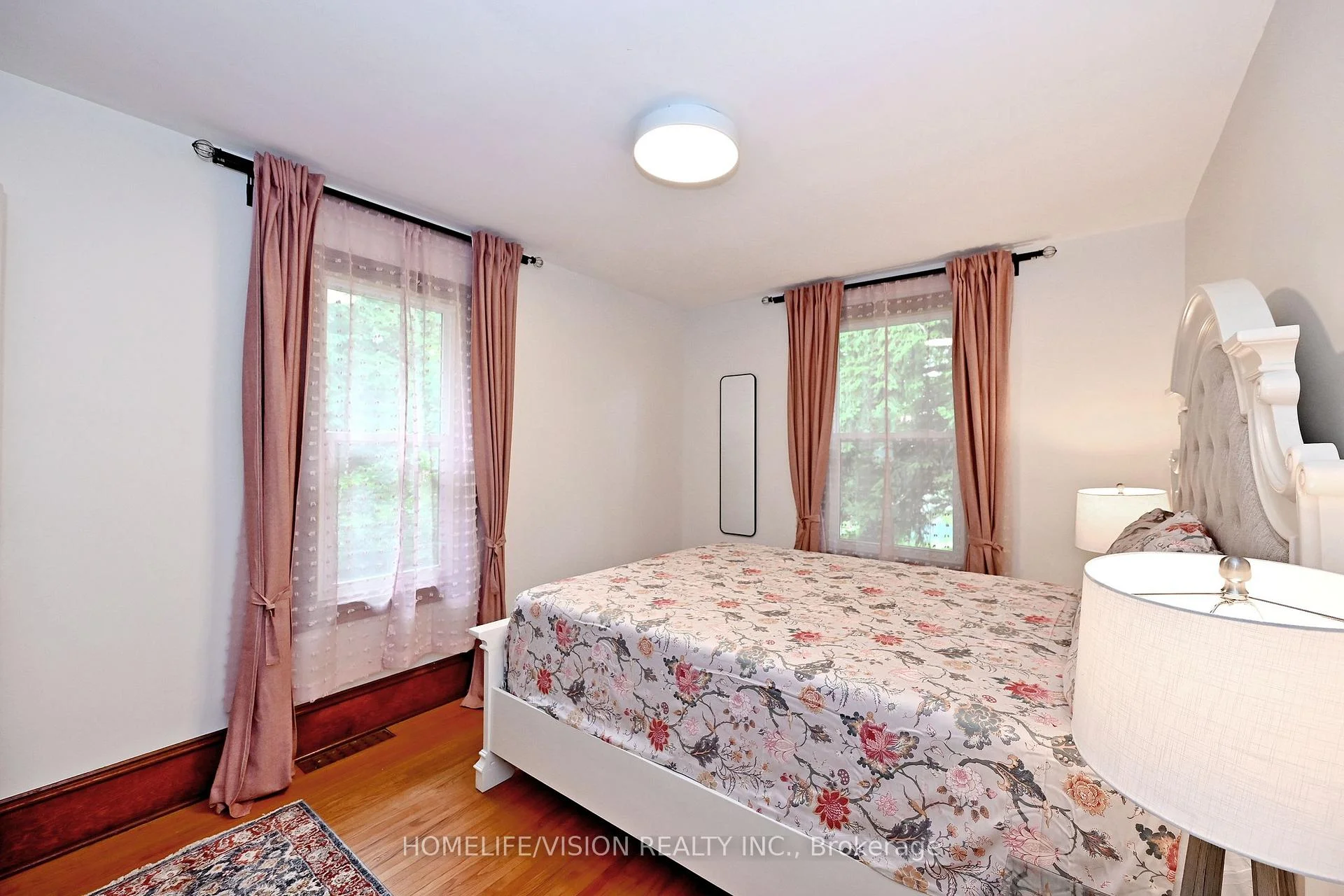 Photo 18 of 135 Elgin Street N, Cambridge, Alison — HOMEH