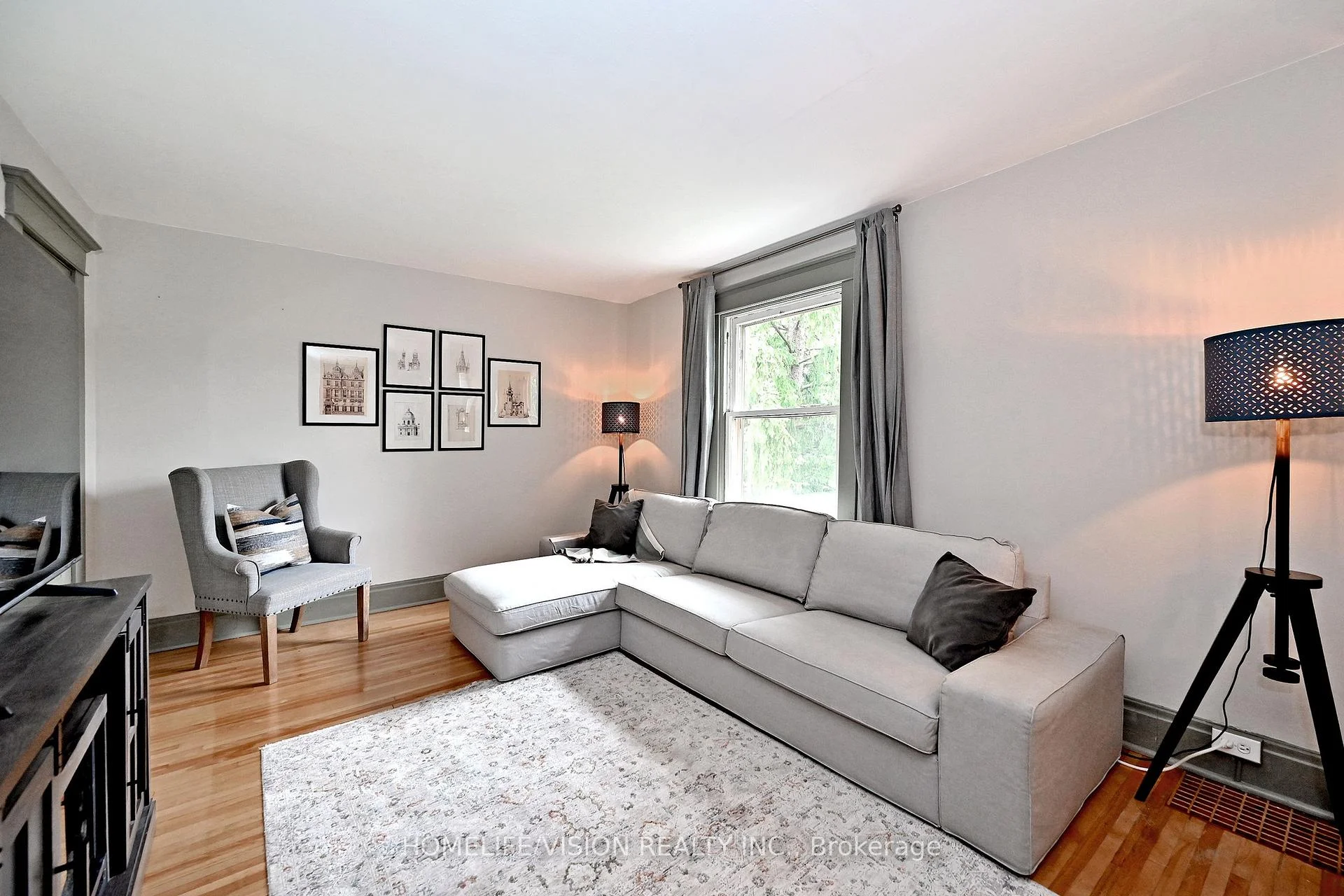 Photo 20 of 135 Elgin Street N, Cambridge, Alison — HOMEH