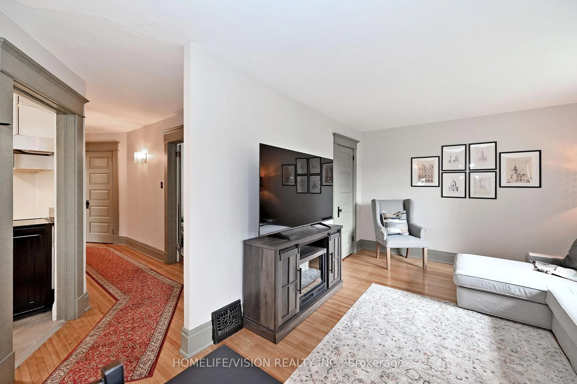 Photo 24 of 135 Elgin Street N, Cambridge, Alison — HOMEH
